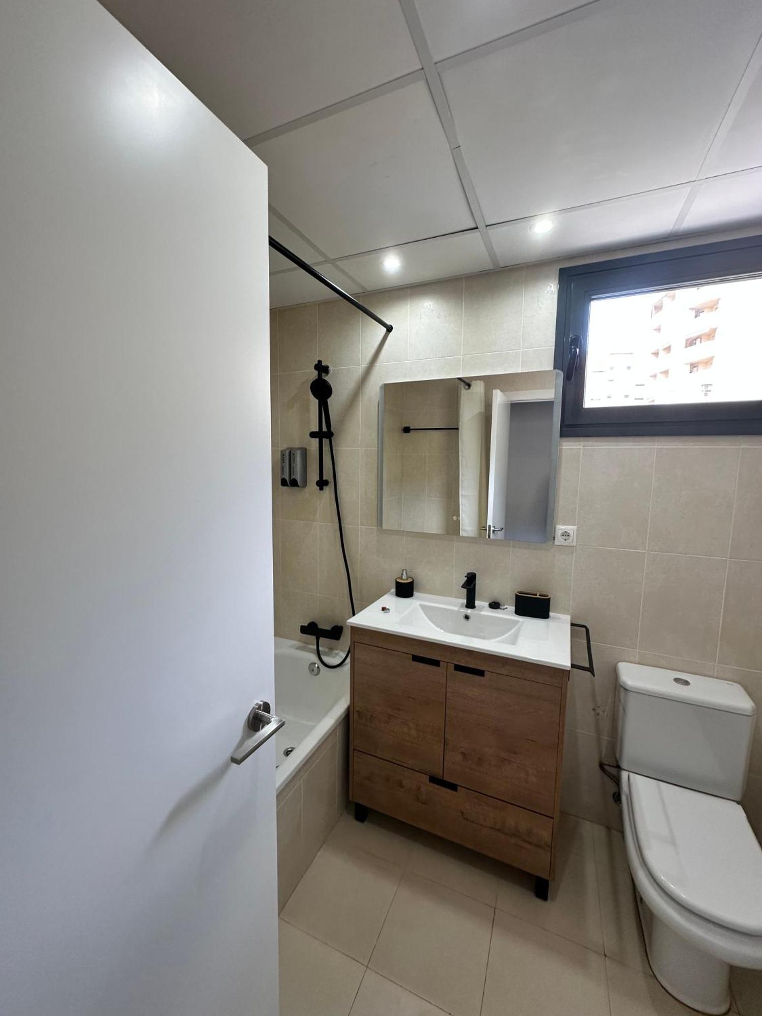 Luxury 3 Bdr By The Beach Apartment *